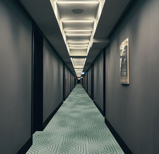 Green Cut Contemporary Hotel Carpet 160X253